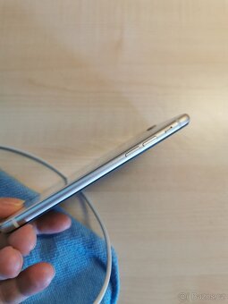 iPhone SE 2022 - 4