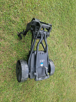 Dámský golfový set - elektrický vozík, driver a hybrid Cobra - 4