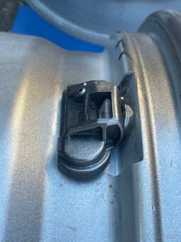 Litá kola Mercedes-Benz 7Jx17 s TPMS a pneu - 4