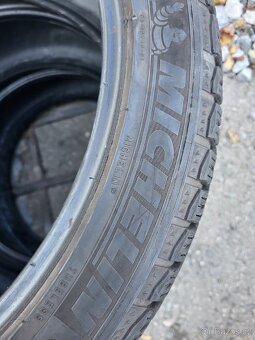255 40 20" 101V  Michelin Alpin - 4