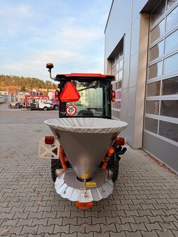 Traktor KUBOTA B2261H Zimní set - 4