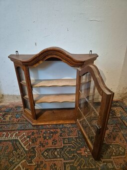 Starožitná nástěnná dubová vitrína - 4