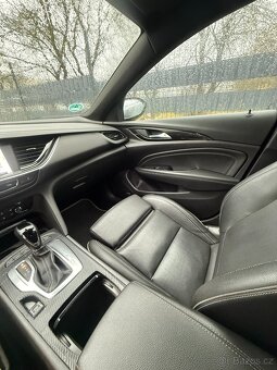 Opel Insignia 2.0 CDTI 154 kW 4x4 Automat, 2018–plná výbava - 4