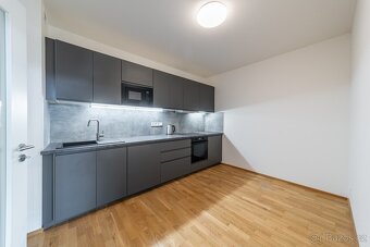 Pokoj s trvalým pobytem pro pár nebo 2 dívky — Praha 9 - 4