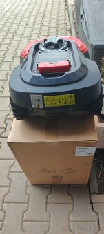 Akumulátorová robotická sekačka - HECHT 5605 - 4