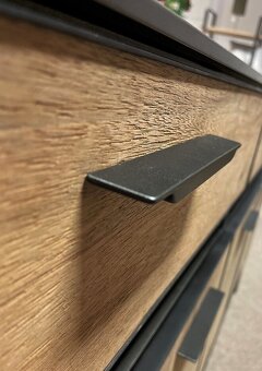 Dřevěná vitrína - LUGAL - 4