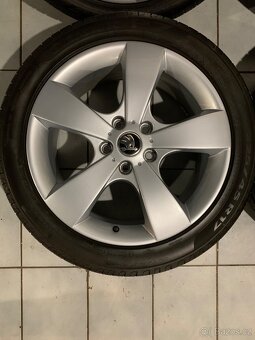 Alu kola Škoda R17 5X112 LETNÍ PNEU 225/45 R17 PIRELLI - 4