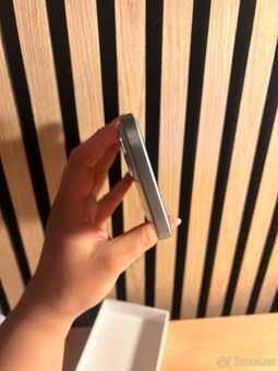 iPhone 15 128GB - 4