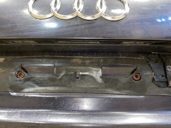 Páté dveře šedá metalíza LZ7Q Audi A6 C6 4F avant r.v. 2006 - 4