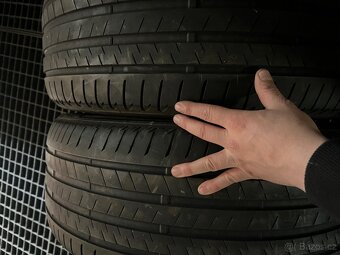 245/40 R21 - 4