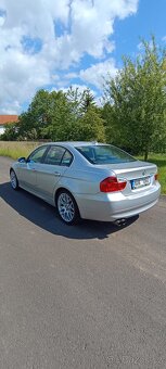 Prodám BMW E90 330i 200kw manuál 4x4 - 4