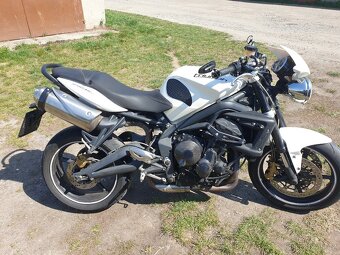 Triumph Street Triple R - 4