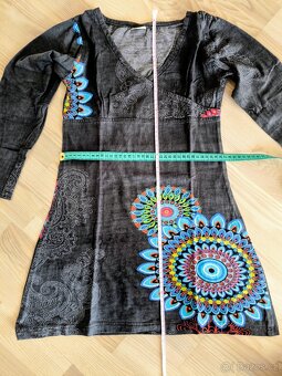 Šaty šedé s mandalou - 4