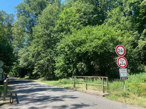 Pozemek v zeleni, pro milovníky přírody a klidu - 4