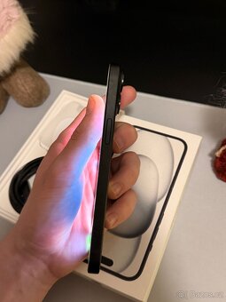 iPhone 15 128GB černý - 4