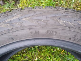 Prodám zánovní zimní pneu Nokian 235/50/19 - 4