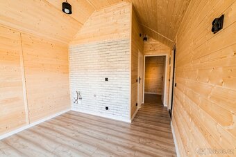 MOBILNÍ DŮM V ROZMĚRU 7x3,5 + 1m Terasa - Tiny House - 4