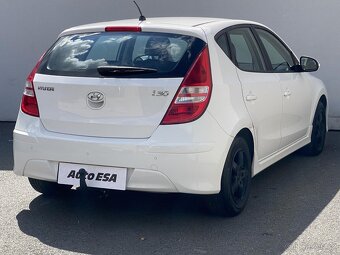 Hyundai I30 1.4CVVT , 80 kW benzín, 2012 - 4