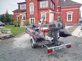 Černý motorový člun Duarry 5SR - 4