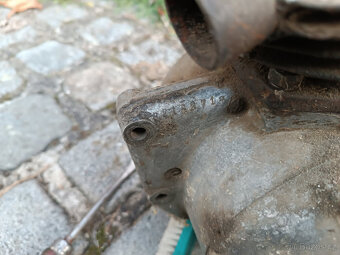 Motor ČZ 125T - 4