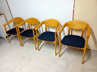 Prodám 4 x hezké čalouněné židle - křesílka z masivu. - 4