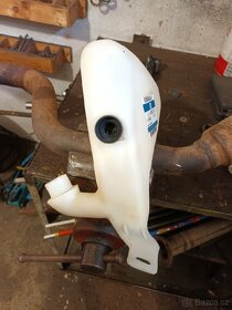 Nádobka ostřikovačů Opel Calibra V6 - 4