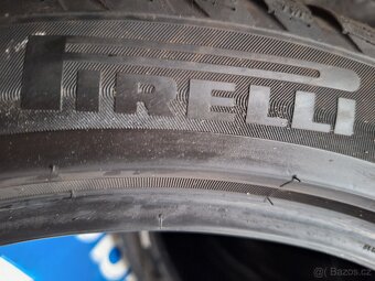 Prodám zimní pneu 225/45/18 Pirelli - 4