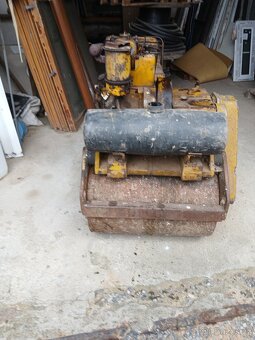 Vibrační válec 1 tuna - 4