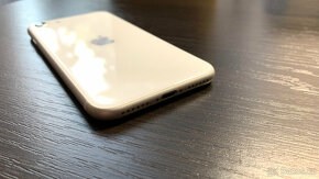 iPhone SE 2020 - 128GB - 4