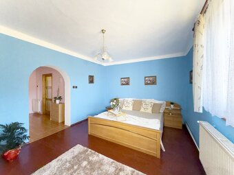 Prodej samostatně stojícího rodinného domu s rozlehlým pozem - 4