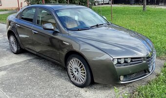 Alfa 159 Náhradní díly auto prodám v celku - 4