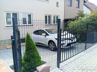 Výstavby plotu, pokládky zámkové dlažby - 4