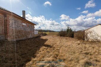 Prodej stavebního pozemku 1976m2, všechny IS, k.ú. Pavlice u - 4