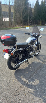 Kawasaki W650 - 4