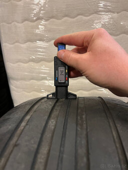 235/40R19 96Y letní pneu 2 kusy - 4