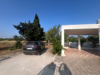 Vila 91m2, 3000m2 pozemek 12 minut od moře - 4