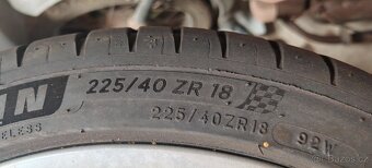 Prodám originál kola AUDI 18" včetně pneu - 4