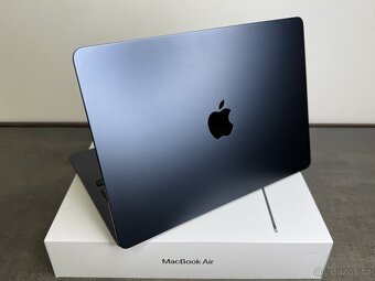 MacBook Air 13'' 2022 / M2 / 8GB / 256GB SSD / Midnight - - 4