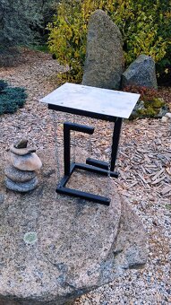 Ručně vyráběný levitující stolek - 4