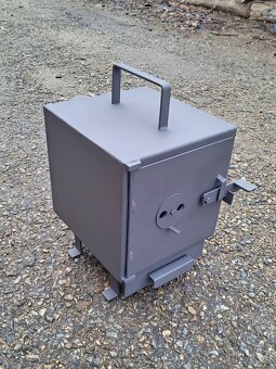 Dřevěná zahradní udírna s externím topeništěm - 4