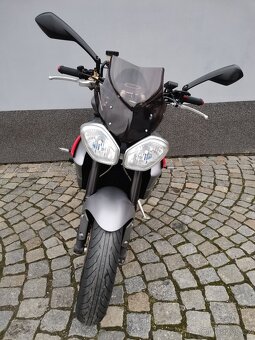 Triumph Street triple - 4
