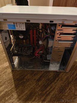 Stolní / herní pořítač - 4