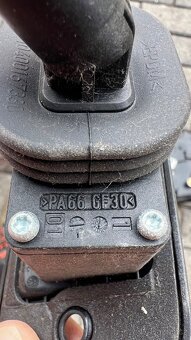 VW Caddy T5 T6 dveřní kontakt - 4