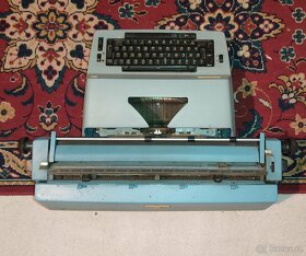 Elektrický psací stroj JATRAŇ (SSSR) - uklid pudy - 4