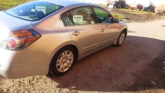 Prodám Nissan Altima - 4