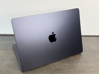 MacBook Air 13'' 2022 / M2 / 8GB / 256GB / Midnight - 4