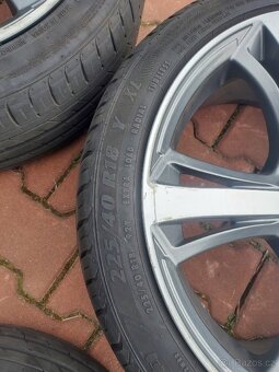Al.kola s pneu 225/40 R18 rozteč 5x112 - 4