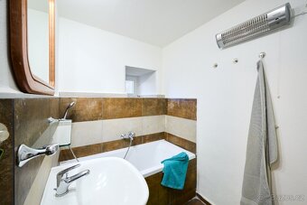 Prodej ideální 1/2 bytového domu, 2x 2+1 , 60m2, pozemek 63 - 4