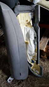 VW Passat B6 maska,tapecirungy,mrizky palubky aj. - 4