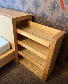 Prodám manželskou postel IKEA - 4